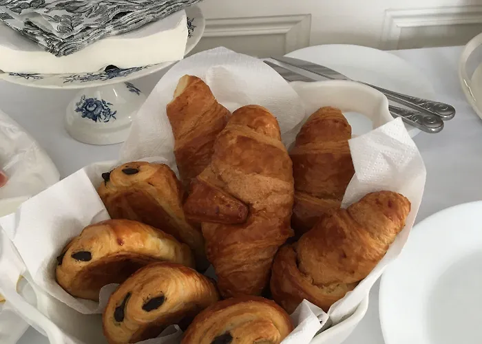 Le Presbytere D'hotes Bed & Breakfast